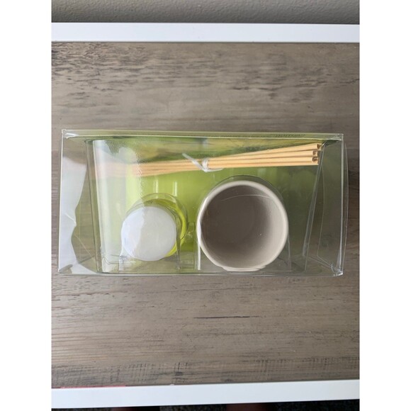 The Body Shop Reed Diffuser APPLE BLOSSOM New! - Picture 6 of 7